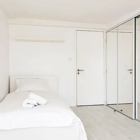 Private Penthouse - Champs Elysees باريس